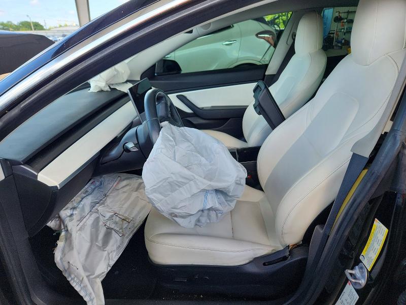 64323556 :رقم المزاد ، 5YJ3E1EB3JF182911 vin ، 2018 Tesla Model 3 مزاد بيع