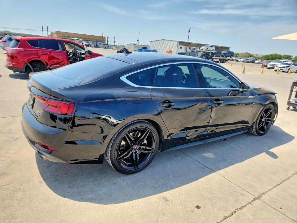64070756 :رقم المزاد ، WAUENCF58JA058474 vin ، 2018 Audi A5 مزاد بيع