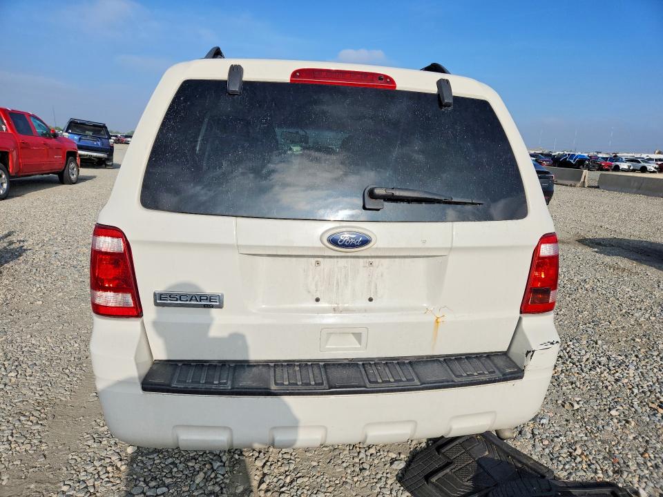65195846 :رقم المزاد ، 1FMCU0D70AKA86646 vin ، 2010 Ford Escape مزاد بيع
