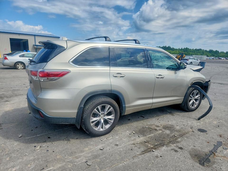64371046 :رقم المزاد ، 5TDJKRFH0FS114232 vin ، 2015 Toyota Highlander مزاد بيع