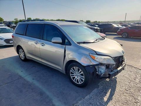 Продаж на аукціоні авто 2016 Toyota Sienna, vin: 5TDYK3DC6GS702513, номер лоту: 64039446