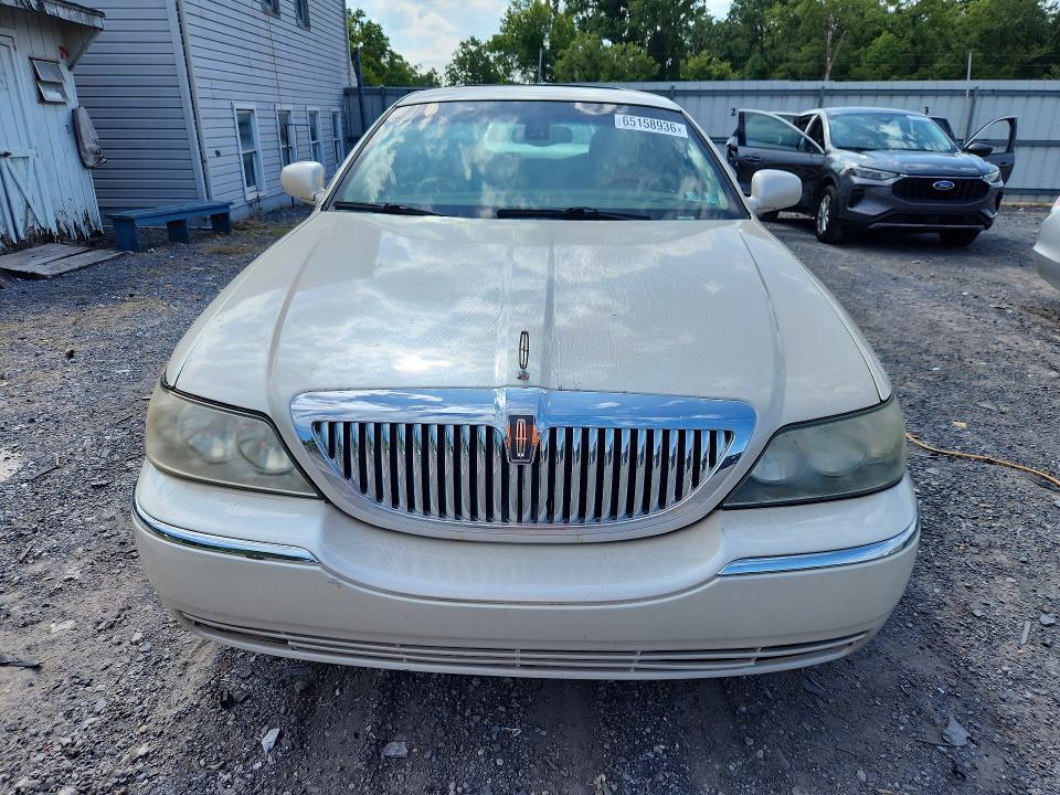 Aukcja sprzedaży 2003 Lincoln Town Car, vin: 1LNHM83W83Y643879, numer aukcji: 65158936