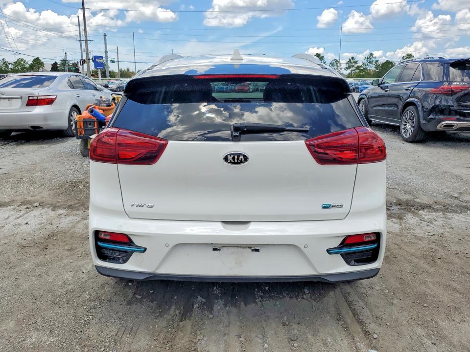 2020 Kia Niro მანქანა იყიდება აუქციონზე, vin: KNDCE3LG5L5040686, აუქციონის ნომერი: 64037516