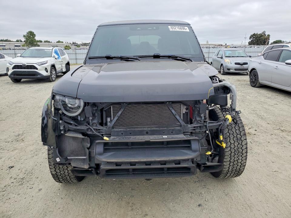 Продаж на аукціоні авто 2025 Land Rover Defender, vin: SALEJ7EX8S2361185, номер лоту: 65216696