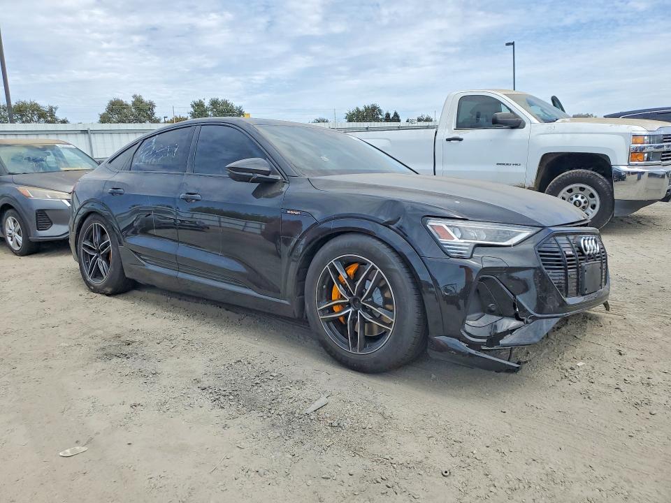 65362946 :رقم المزاد ، WA12AAGE2NB037229 vin ، 2022 Audi E-tron مزاد بيع