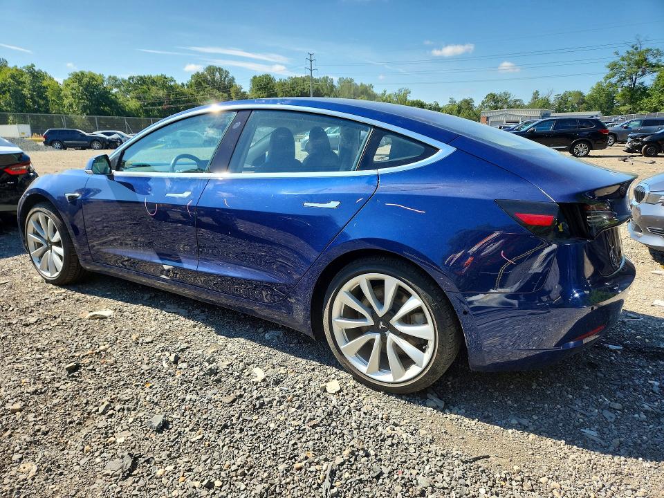 65724756 :رقم المزاد ، 5YJ3E1EA5JF033391 vin ، 2018 Tesla Model 3 مزاد بيع
