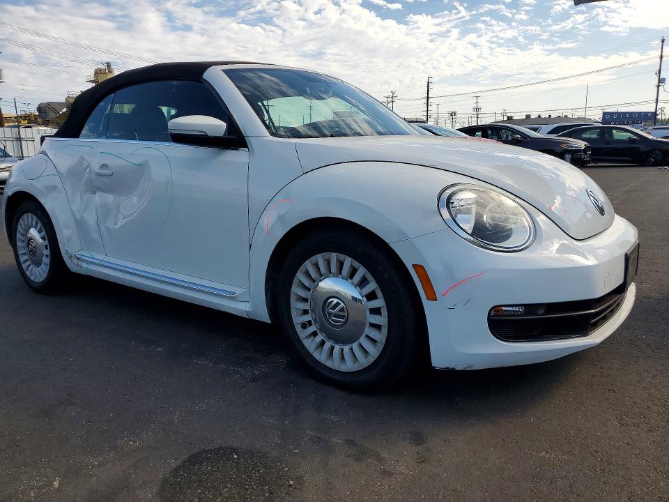 64097946 :رقم المزاد ، 3VW5P7AT5DM826183 vin ، 2013 Volkswagen Beetle مزاد بيع