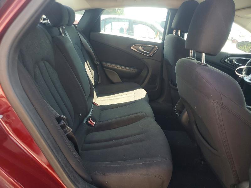 67017006 :رقم المزاد ، 1C3CCCAB3FN602798 vin ، 2015 Chrysler 200 مزاد بيع