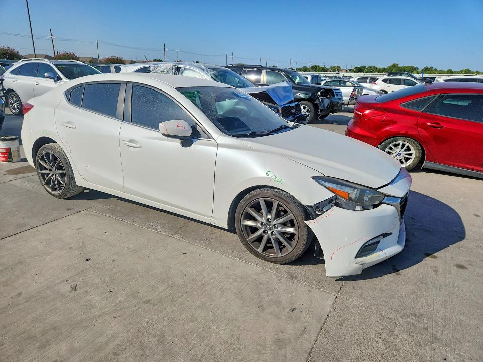 2018 Mazda 3 მანქანა იყიდება აუქციონზე, vin: 3MZBN1V32JM183450, აუქციონის ნომერი: 64012906