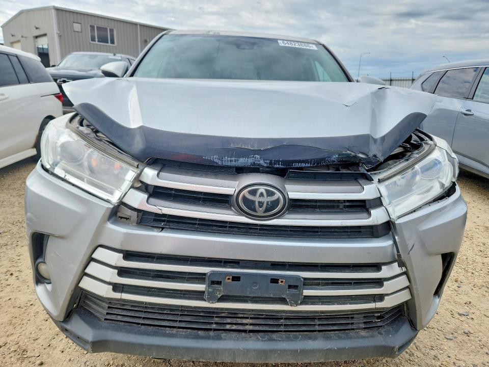 Продаж на аукціоні авто 2018 Toyota Highlander, vin: 5TDBZRFH9JS834346, номер лоту: 64823886