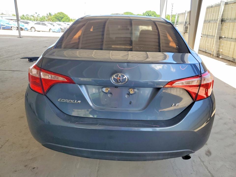 63907846 :رقم المزاد ، 2T1BURHE5JC040499 vin ، 2018 Toyota Corolla مزاد بيع