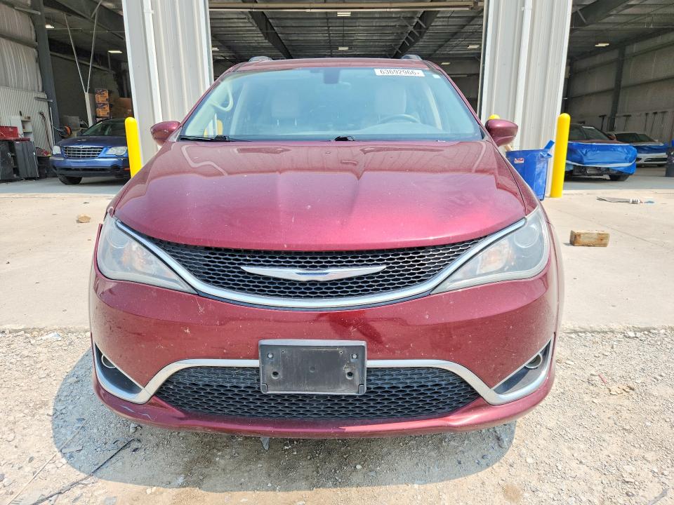 63692966 :رقم المزاد ، 2C4RC1BG1HR720245 vin ، 2017 Chrysler Pacifica مزاد بيع