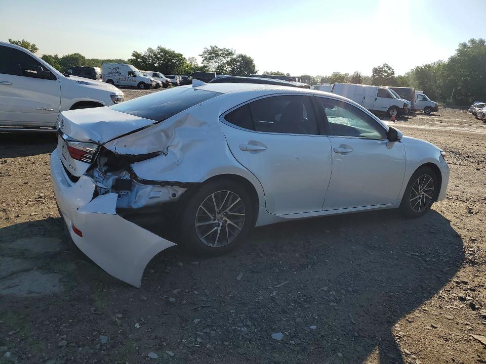 63899136 :رقم المزاد ، 58ABK1GG8HU057535 vin ، 2017 Lexus Es مزاد بيع