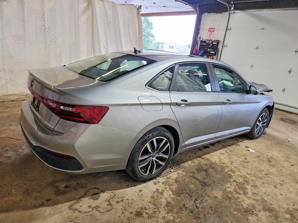 64017956 :رقم المزاد ، 3VW7X7BU8SM010579 vin ، 2025 Volkswagen Jetta مزاد بيع