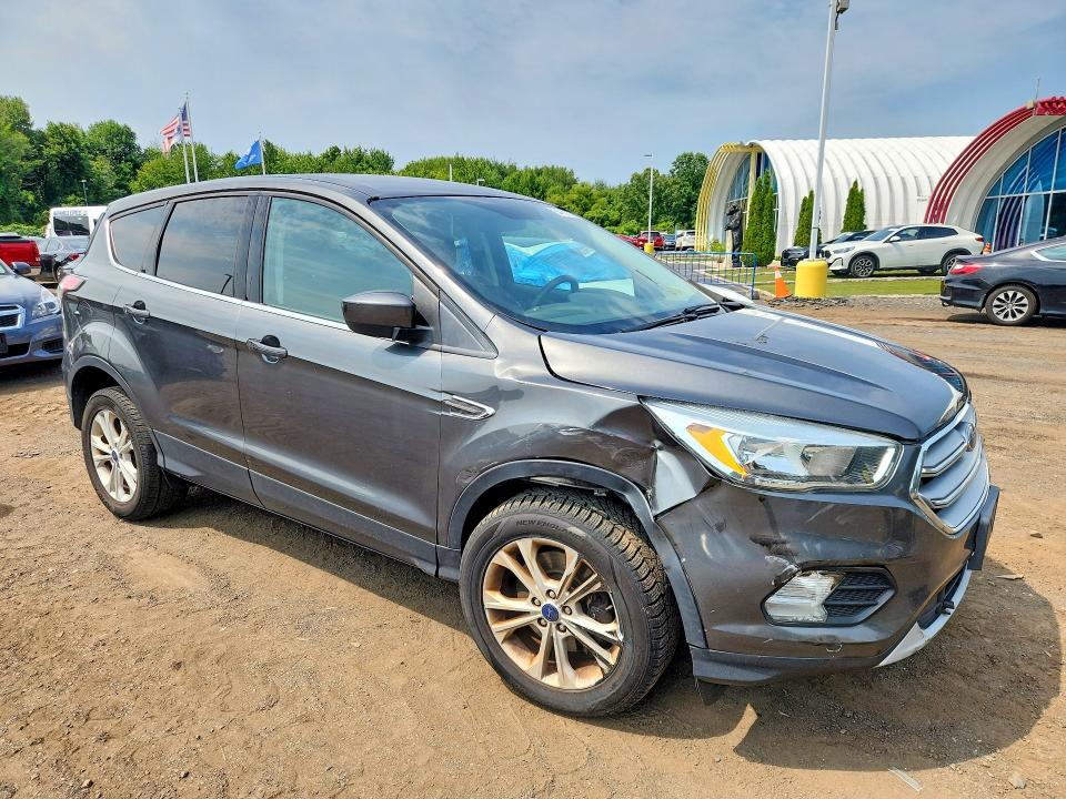 2017 Ford Escape მანქანა იყიდება აუქციონზე, vin: 1FMCU9G99HUB16405, აუქციონის ნომერი: 64131236