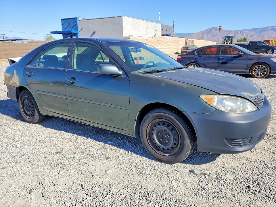 65082046 :رقم المزاد ، 4T1BE32KX5U406955 vin ، 2005 Toyota Camry مزاد بيع