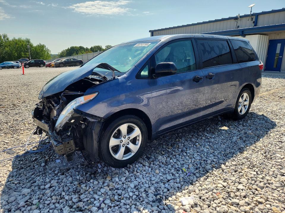 2017 Toyota Sienna მანქანა იყიდება აუქციონზე, vin: 5TDZZ3DC9HS868767, აუქციონის ნომერი: 66742796