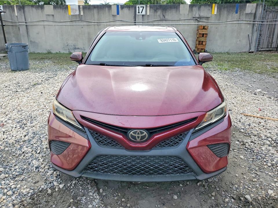 2018 Toyota Camry მანქანა იყიდება აუქციონზე, vin: 4T1B11HK9JU621499, აუქციონის ნომერი: 63427116