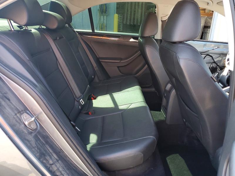 66231606 :رقم المزاد ، 3VWL17AJ2HM333770 vin ، 2017 Volkswagen Jetta مزاد بيع