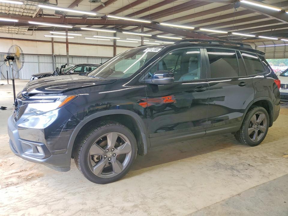 63562166 :رقم المزاد ، 5FNYF8H91MB017383 vin ، 2021 Honda Passport مزاد بيع