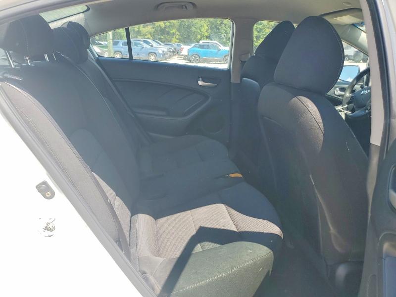 67244636 :رقم المزاد ، 3KPFK4A76JE247149 vin ، 2018 Kia Forte مزاد بيع