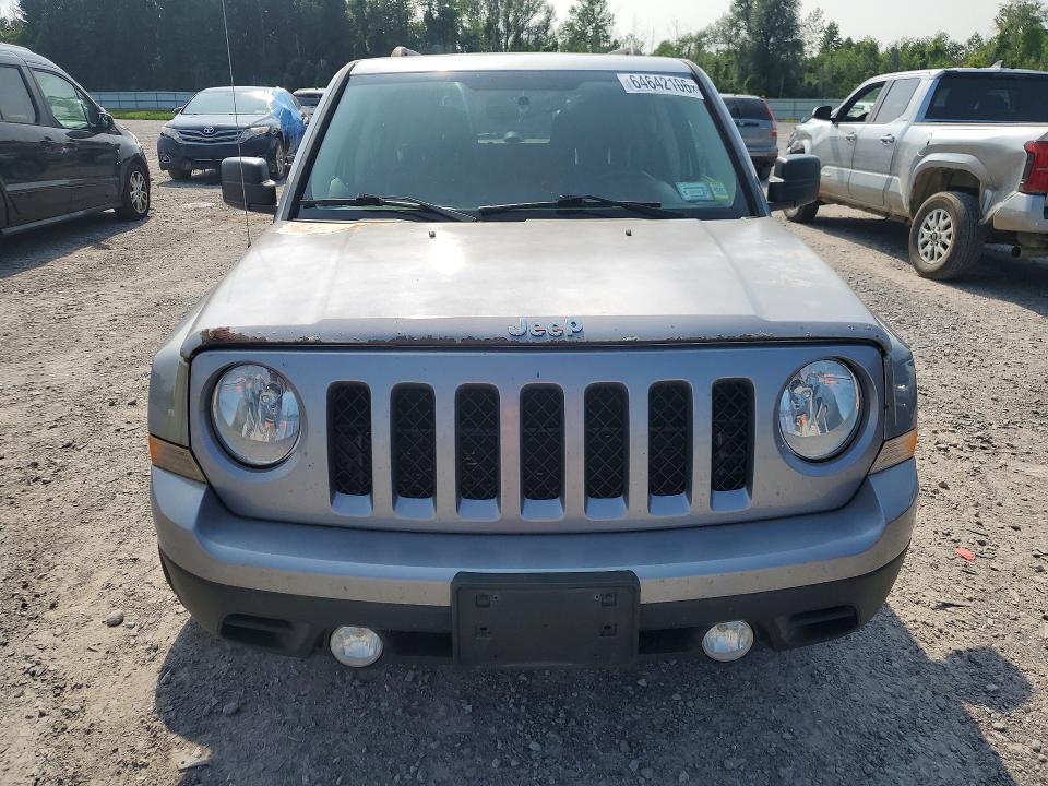 64642106 :رقم المزاد ، 1C4NJRFB4FD218010 vin ، 2015 Jeep Patriot مزاد بيع
