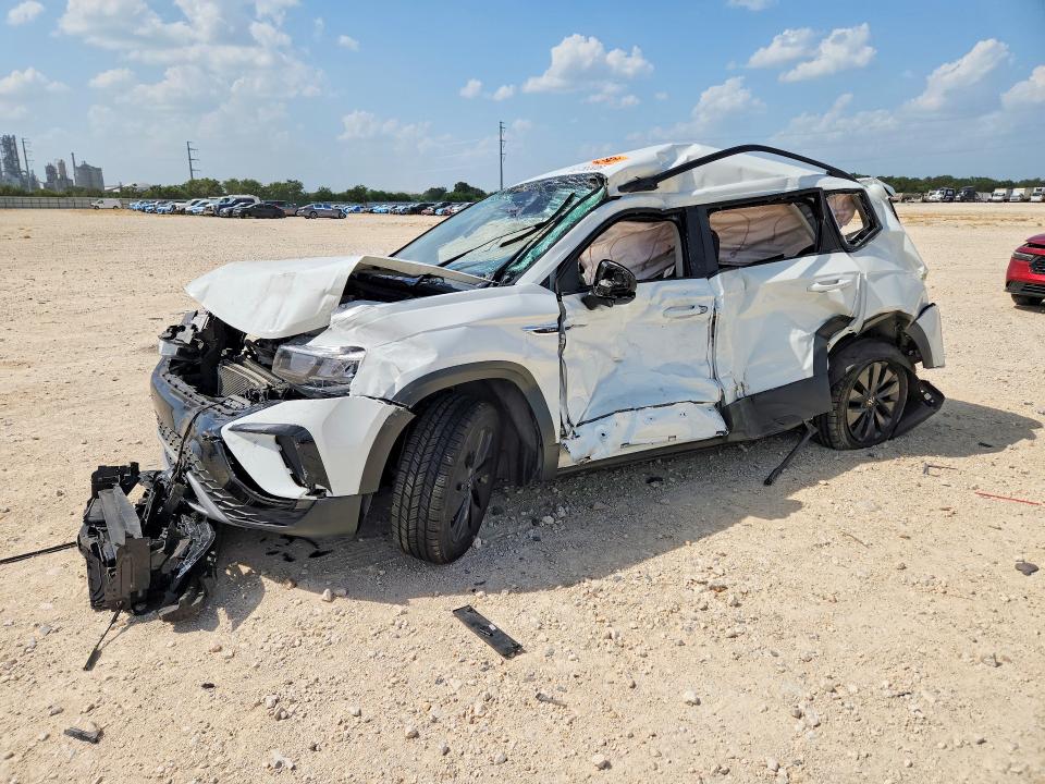 Продаж на аукціоні авто 2022 Volkswagen Taos, vin: 3VVDX7B27NM034396, номер лоту: 63785506