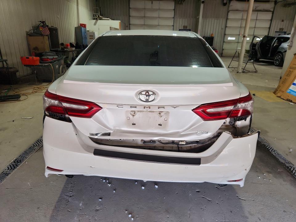 Продаж на аукціоні авто 2018 Toyota Camry, vin: 4T1B61HK6JU106039, номер лоту: 66961166
