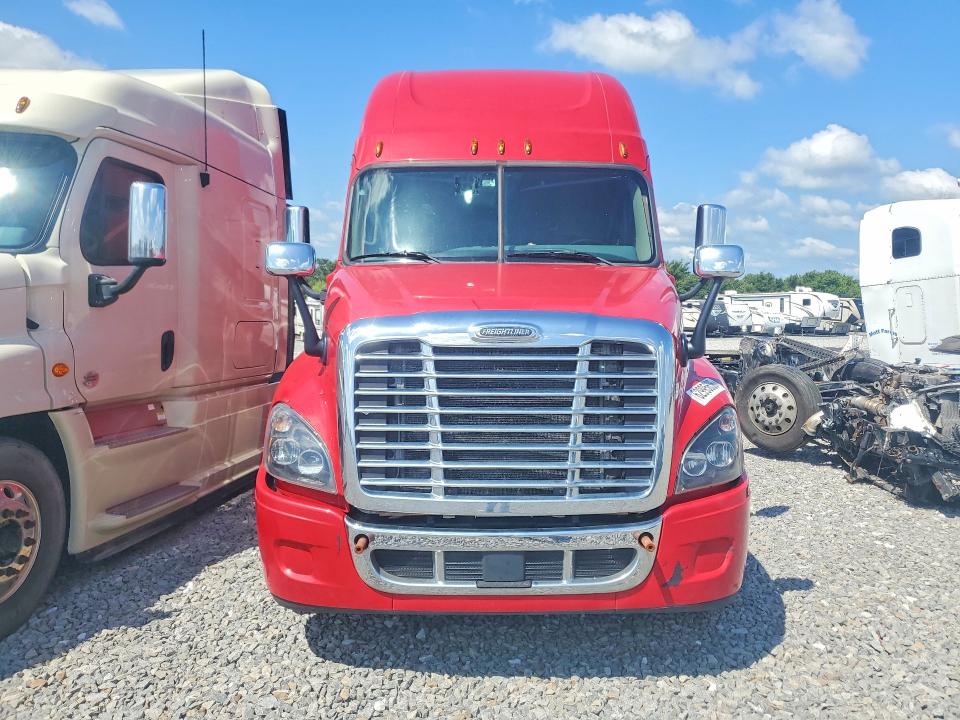 Продаж на аукціоні авто 2018 Freightliner Cascadia 125, vin: 3AKJGLDV9JSJT7295, номер лоту: 62995636