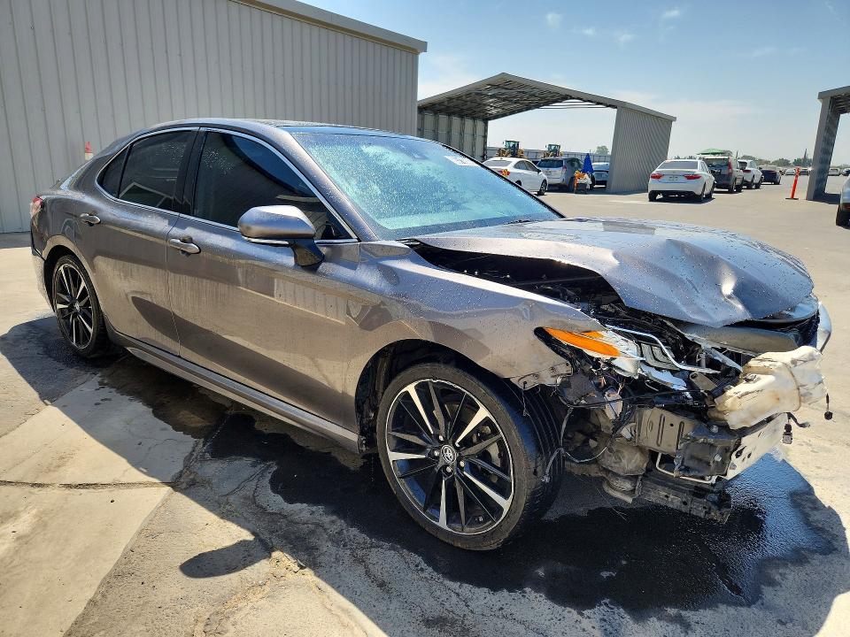 Продаж на аукціоні авто 2018 Toyota Camry, vin: 4T1B61HKXJU562738, номер лоту: 65718566