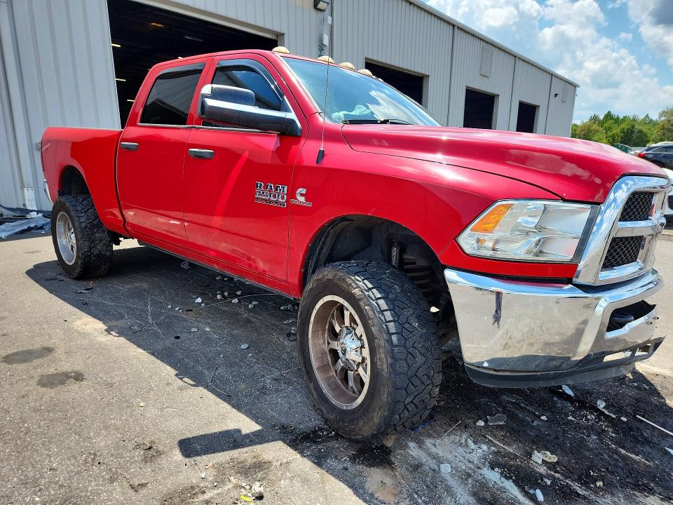 64729836 :رقم المزاد ، 3C6UR5CL3FG619892 vin ، 2015 Ram 2500 مزاد بيع