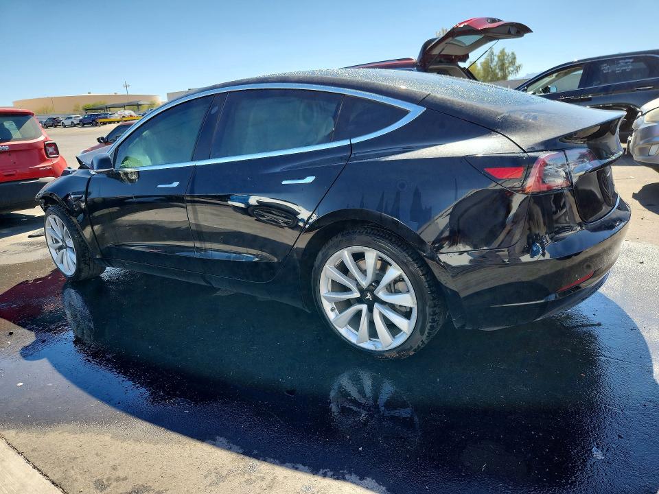 63282856 :رقم المزاد ، 5YJ3E1EA6JF154575 vin ، 2018 Tesla Model 3 مزاد بيع