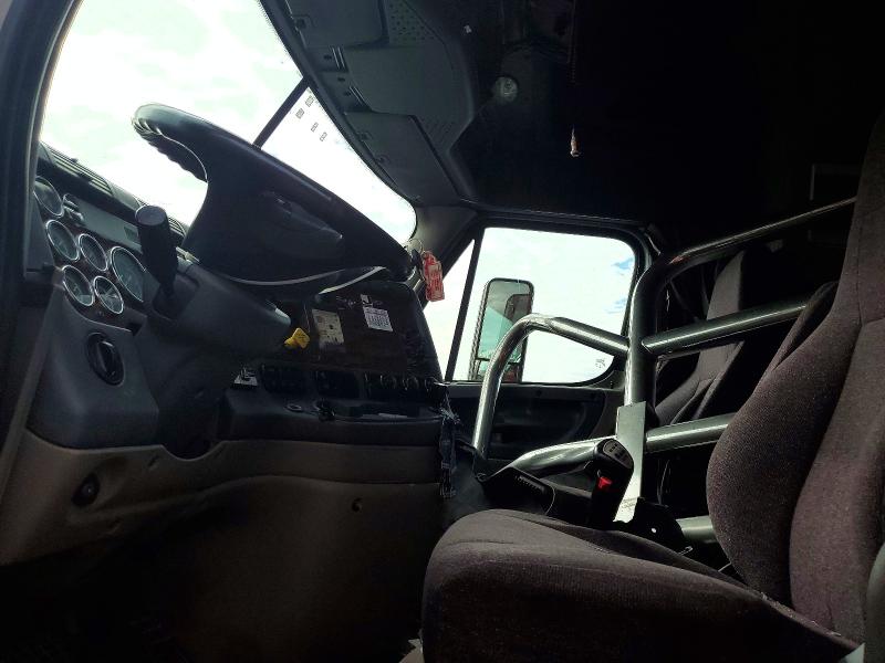 Aukcja sprzedaży 2018 Freightliner Cascadia 125, vin: 3ALXGF00XJDJS7591, numer aukcji: 63358116