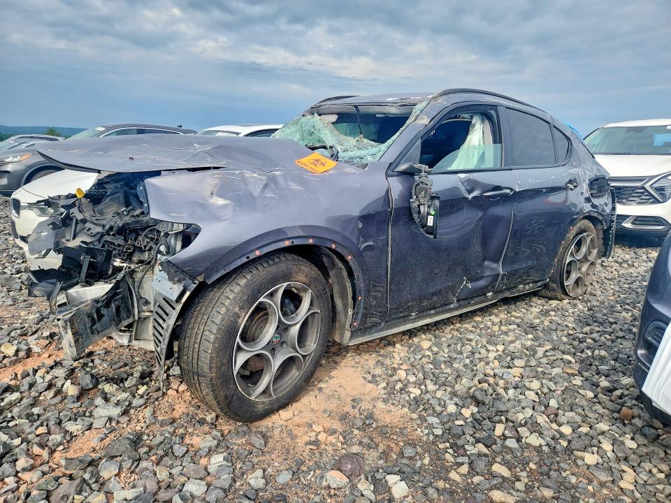 Продаж на аукціоні авто 2018 Alfa Romeo Stelvio, vin: ZASFAKPN8J7B87024, номер лоту: 65824546