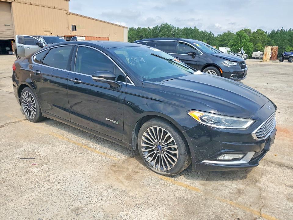 66836776 :رقم المزاد ، 3FA6P0RU2JR102774 vin ، 2018 Ford Fusion مزاد بيع