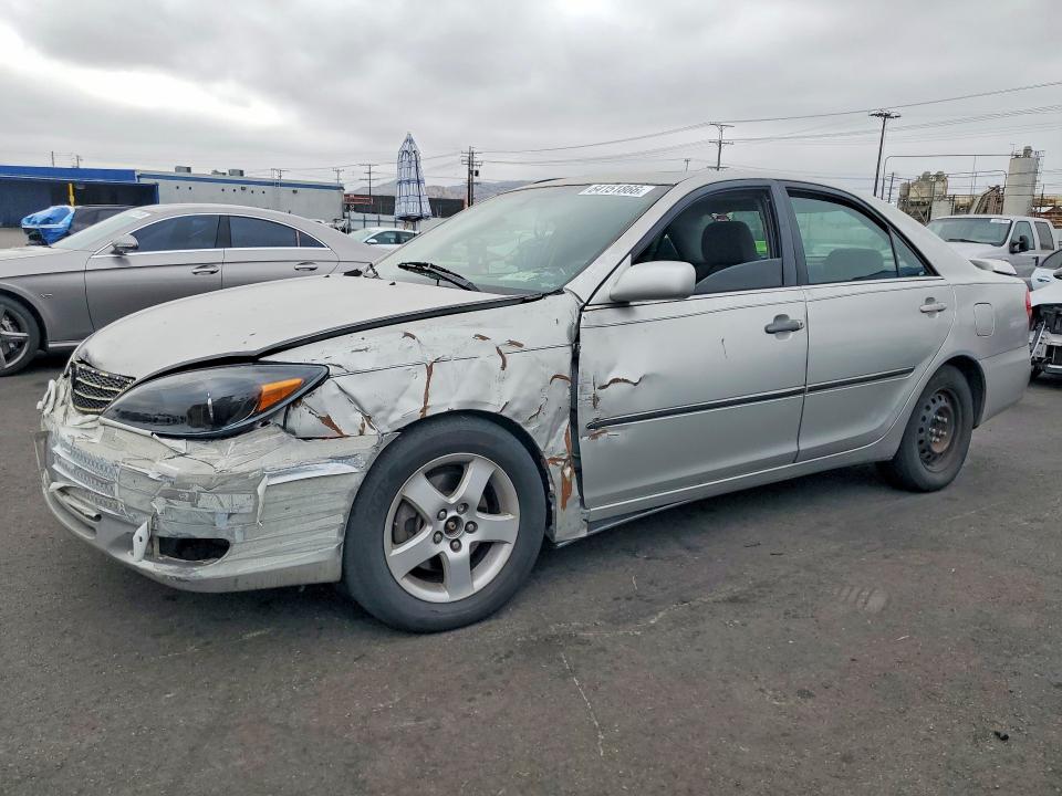 64151866 :رقم المزاد ، 4T1BF32K13U550002 vin ، 2003 Toyota Camry مزاد بيع
