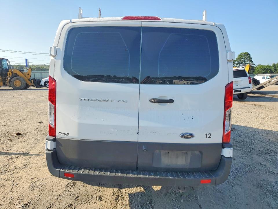 64253446 :رقم المزاد ، 1FTBR1Y85NKA09142 vin ، 2022 Ford Transit مزاد بيع