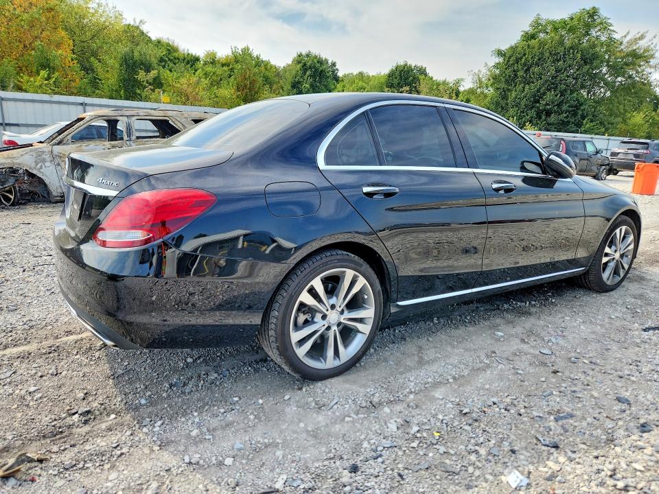 2015 Mercedes-benz C მანქანა იყიდება აუქციონზე, vin: 55SWF4KB5FU092522, აუქციონის ნომერი: 65347916