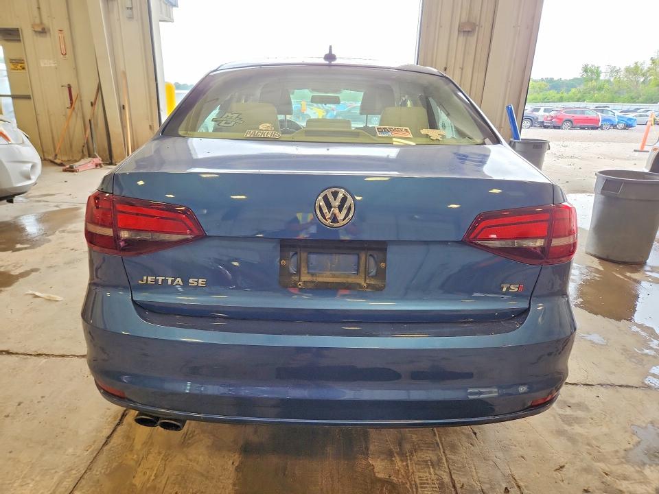 63669286 :رقم المزاد ، 3VWDB7AJ4JM250378 vin ، 2018 Volkswagen Jetta مزاد بيع