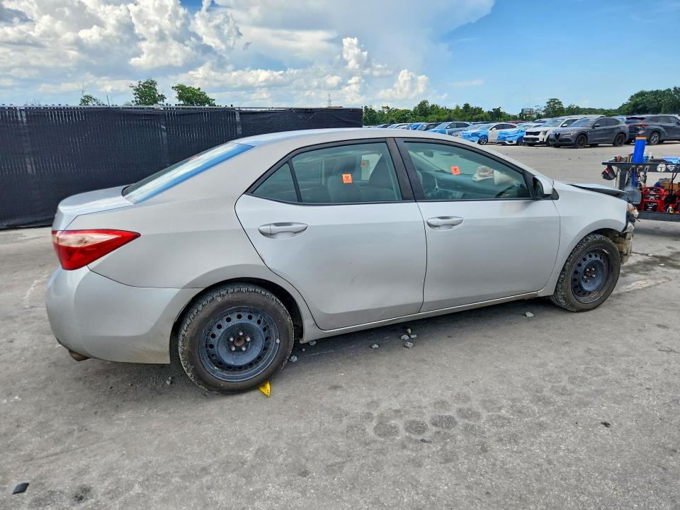 64835626 :رقم المزاد ، 2T1BURHE8HC907663 vin ، 2017 Toyota Corolla مزاد بيع