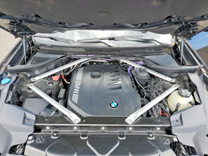 64158996 :رقم المزاد ، 5UX23EM05S9W26471 vin ، 2025 Bmw X7 مزاد بيع