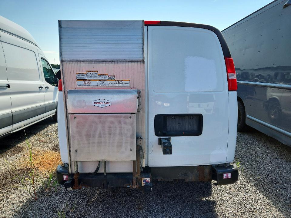 63600156 :رقم المزاد ، 1GCZGGFP4N1251783 vin ، 2022 Chevrolet Express G3500 مزاد بيع