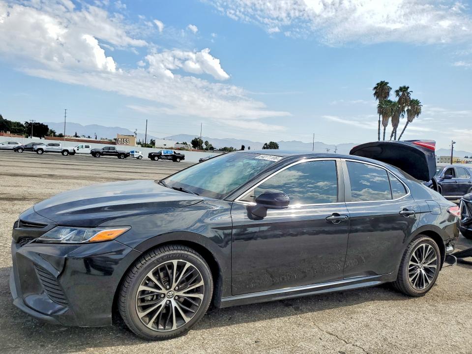 Продажа на аукционе авто 2018 Toyota Camry, vin: 4T1B11HK4JU103669, номер лота: 64271106
