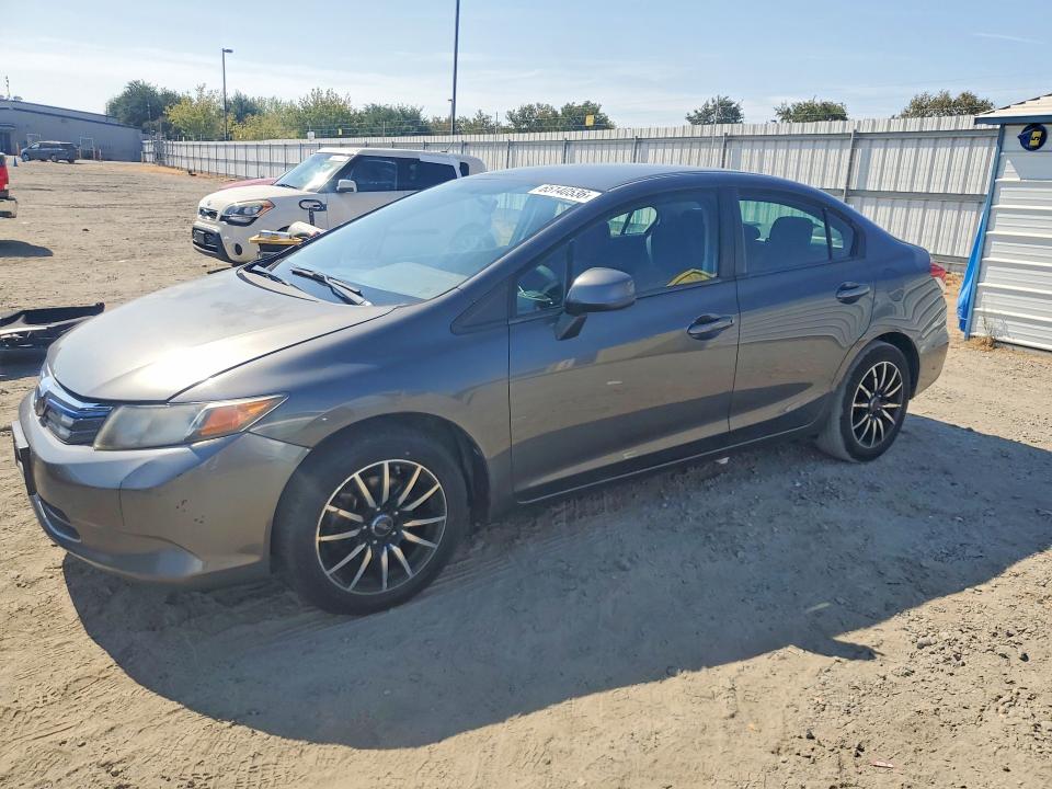 Auction sale of the 2013 Honda Civic, vin: 2HGFB2F56DH577573, lot number: 65140536