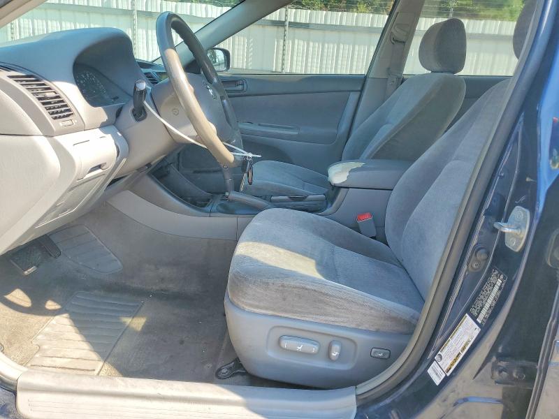 2004 Toyota Camry მანქანა იყიდება აუქციონზე, vin: JTDBE32KX40268473, აუქციონის ნომერი: 64654006