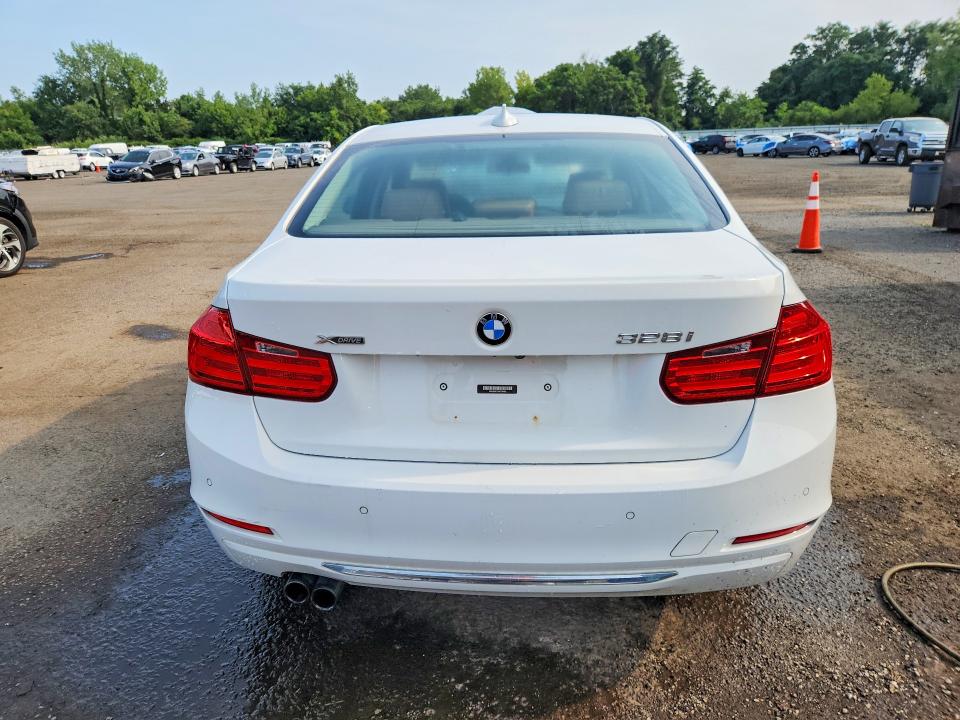 2013 Bmw 328 მანქანა იყიდება აუქციონზე, vin: WBA3B3C53DF535033, აუქციონის ნომერი: 64604136