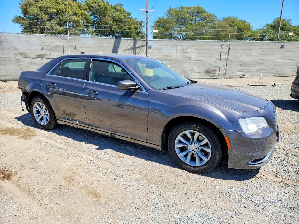 65482516 :رقم المزاد ، 2C3CCAAGXFH802747 vin ، 2015 Chrysler 300 مزاد بيع