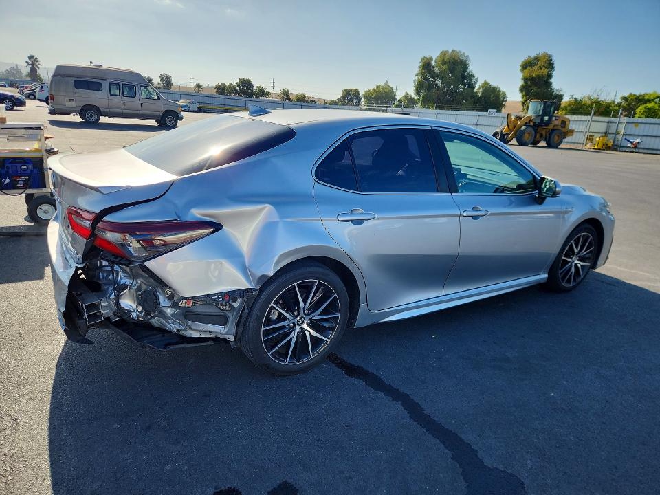 Продажа на аукционе авто 2021 Toyota Camry, vin: 4T1G31AK7MU566632, номер лота: 64085676