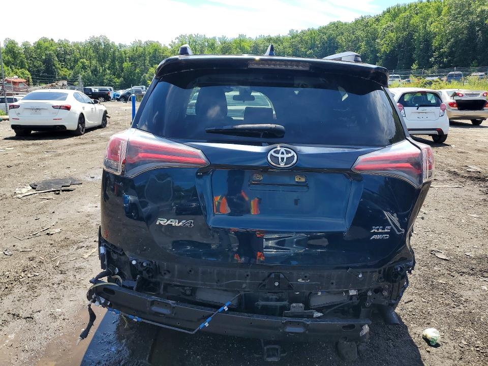 62950876 :رقم المزاد ، JTMRFREV3JJ256157 vin ، 2018 Toyota Rav4 مزاد بيع