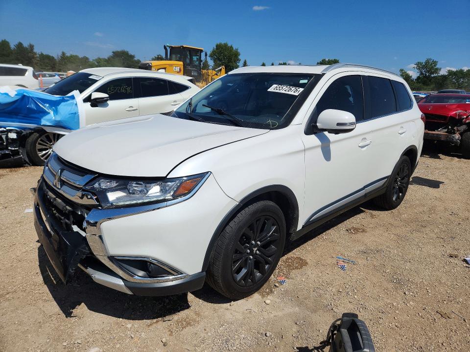 65572676 :رقم المزاد ، JA4AZ3A33JZ071740 vin ، 2018 Mitsubishi Outlander مزاد بيع